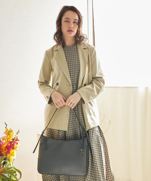 Ungrid(アングリッド)の「【Ungrid/アングリッド】シンプルスムース プレートチャーム付ラージショルダーバッグ(ショルダーバッグ・レディース・ブラック/アイボリー/ダークベージュ/キャメル/グレー・FREE)」の10枚目の写真