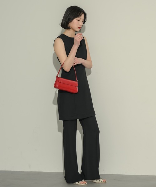 NEUNA(ヌナ)の「フレアラインパンツ(スラックス・レディース・アイボリー/ブラック・MEDIUM/SMALL/LARGE)」の12枚目の写真
