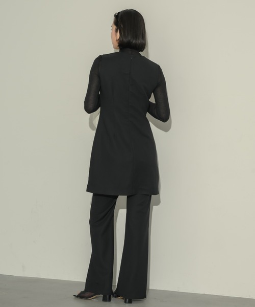 NEUNA(ヌナ)の「フレアラインパンツ(スラックス・レディース・アイボリー/ブラック・MEDIUM/SMALL/LARGE)」の5枚目の写真