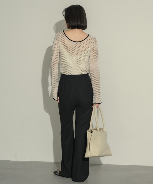 NEUNA(ヌナ)の「フレアラインパンツ(スラックス・レディース・アイボリー/ブラック・MEDIUM/SMALL/LARGE)」の7枚目の写真