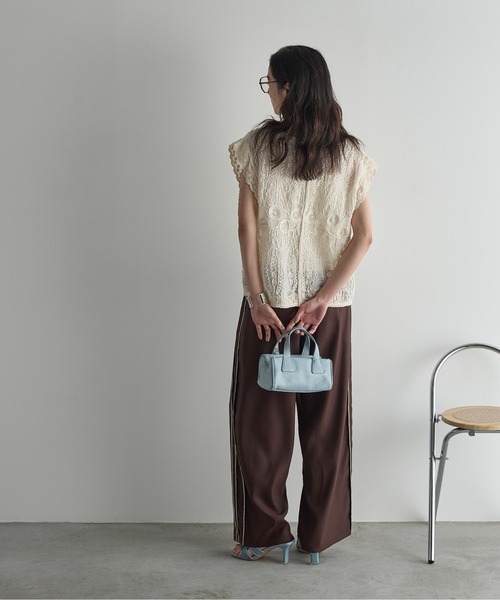 THE YOn（ザヨン）の「コードレースフレンチスリーブコットンブラウス（シャツ/ブラウス・レディース・アイボリー/ブラック・FREE）」の17枚目の写真