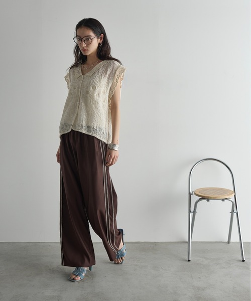 THE YOn（ザヨン）の「コードレースフレンチスリーブコットンブラウス（シャツ/ブラウス・レディース・アイボリー/ブラック・FREE）」の21枚目の写真