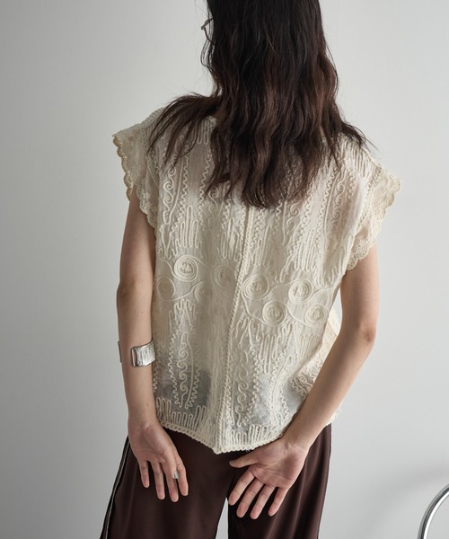 THE YOn（ザヨン）の「コードレースフレンチスリーブコットンブラウス（シャツ/ブラウス・レディース・アイボリー/ブラック・FREE）」の11枚目の写真