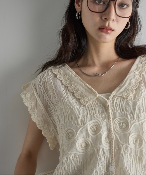 THE YOn（ザヨン）の「コードレースフレンチスリーブコットンブラウス（シャツ/ブラウス・レディース・アイボリー/ブラック・FREE）」の12枚目の写真