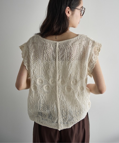 THE YOn（ザヨン）の「コードレースフレンチスリーブコットンブラウス（シャツ/ブラウス・レディース・アイボリー/ブラック・FREE）」の10枚目の写真