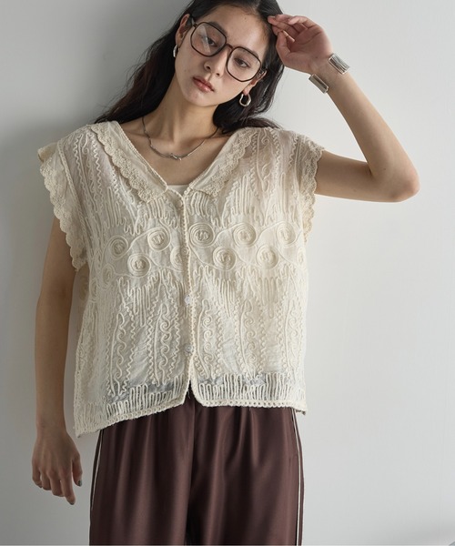 THE YOn（ザヨン）の「コードレースフレンチスリーブコットンブラウス（シャツ/ブラウス・レディース・アイボリー/ブラック・FREE）」の3枚目の写真