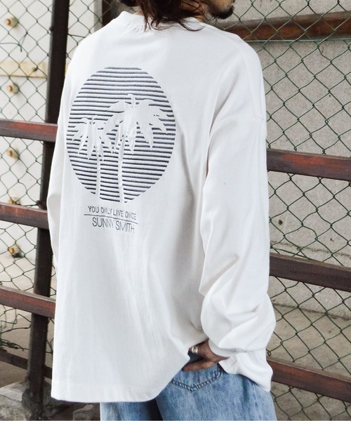 Sunny Smith(サニースミス)の「【SUNNY SMITH】SUNSETヤシの木柄 両面刺繍ロングスリーブTシャツ(Tシャツ/カットソー・レディース・スモークグレー/ホワイト・LARGE/MEDIUM)」の2枚目の写真