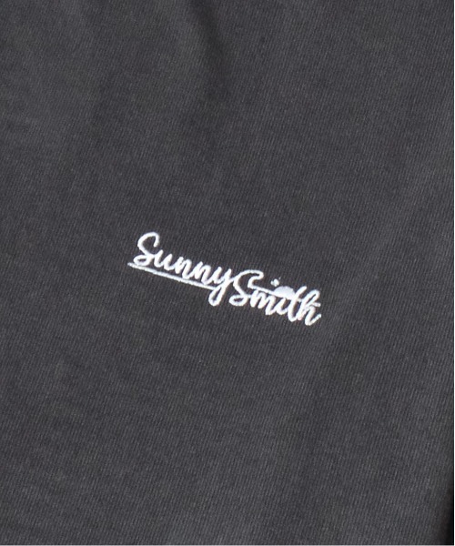 Sunny Smith(サニースミス)の「【SUNNY SMITH】SUNSETヤシの木柄 両面刺繍ロングスリーブTシャツ(Tシャツ/カットソー・レディース・スモークグレー/ホワイト・LARGE/MEDIUM)」の4枚目の写真