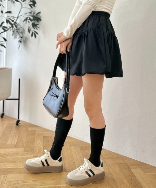 mebole(メボレ)の「マシュマロバルーンスカート(スカート・レディース・ブラック/ホワイト・FREE)」の15枚目の写真