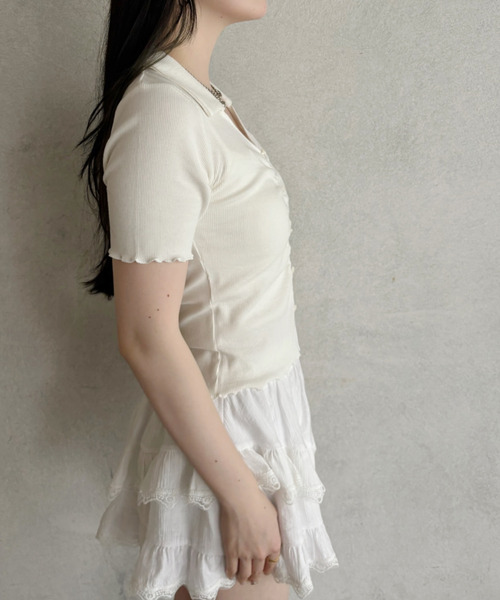 Ada.(エイダ)の「襟付き フロントボタン ギャザー デザイン トップス(Tシャツ/カットソー・レディース・ブラック/ホワイト・FREE)」の8枚目の写真