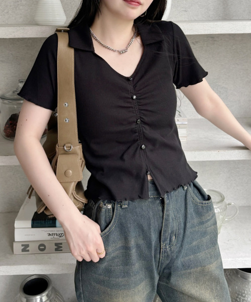 Ada.(エイダ)の「襟付き フロントボタン ギャザー デザイン トップス(Tシャツ/カットソー・レディース・ブラック/ホワイト・FREE)」の12枚目の写真