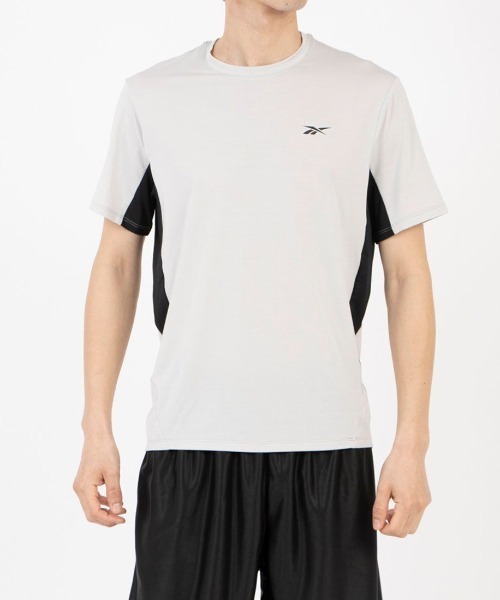 Reebok(リーボック)の「アスリート Tシャツ 2.0 RBK-チル / ATHLETE TEE 2.0 RBK-CHILL(Tシャツ/カットソー・メンズ・ブラック/グレー・XX-LARGE/LARGE/MEDIUM/SMALL/X-LARGE)」の1枚目の写真