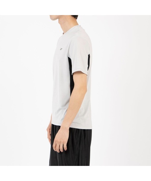 Reebok(リーボック)の「アスリート Tシャツ 2.0 RBK-チル / ATHLETE TEE 2.0 RBK-CHILL(Tシャツ/カットソー・メンズ・ブラック/グレー・XX-LARGE/LARGE/MEDIUM/SMALL/X-LARGE)」の3枚目の写真
