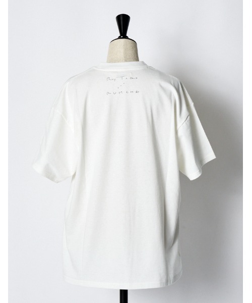 RUMCHE（ラムシェ）の「"Roy Taro" Art Print T-shirt / "Roy Taro"アートプリントTシャツ（Tシャツ/カットソー・レディース・ホワイト/ダークグリーン/ブラック・SMALL/MEDIUM）」の14枚目の写真