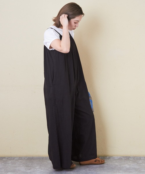 CUBE SUGAR（キューブシュガー）の「インドコットンギャザーワイドサロペット（サロペット/オーバーオール・レディース・ブラック/カーキ/ベージュ/イエロー/オレンジ・M）」の2枚目の写真