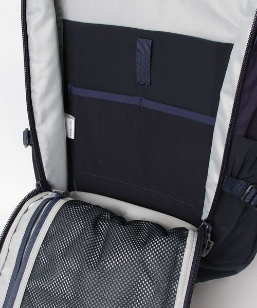 CMF OUTDOOR GARMENT（シーエムエフアウトドアガーメント）の「CMF OUTDOOR GARMENT/シーエムエフ アウトドアガーメント  BACKPACKERZ 32 SMOOTH NYLON（バックパック/リュック・メンズ・ネイビー/ブラック・F）」の8枚目の写真