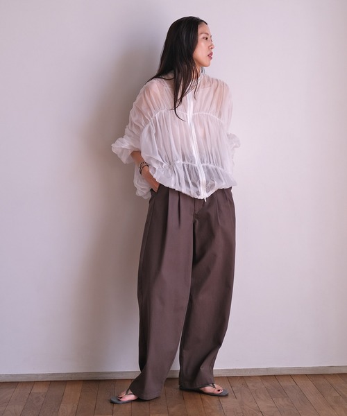 AKTE（アクテ）の「シアーギャザーブルゾン（ブルゾン・レディース・ホワイト/ブラック・FREE）」の3枚目の写真