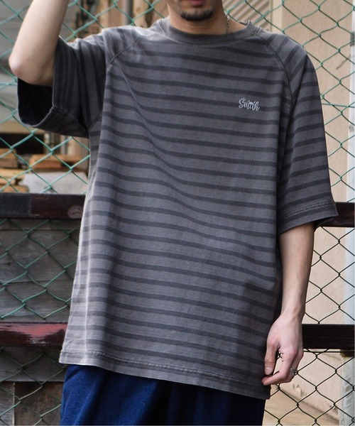 Sunny Smith(サニースミス)の「ボーダーオーバーダイ ラグランロゴ刺繍Tシャツ(Tシャツ/カットソー・メンズ・ベージュ/オリーブ/スモークグレー・LARGE/MEDIUM)」の13枚目の写真