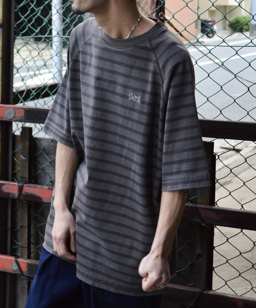 Sunny Smith(サニースミス)の「ボーダーオーバーダイ ラグランロゴ刺繍Tシャツ(Tシャツ/カットソー・メンズ・ベージュ/オリーブ/スモークグレー・LARGE/MEDIUM)」の14枚目の写真