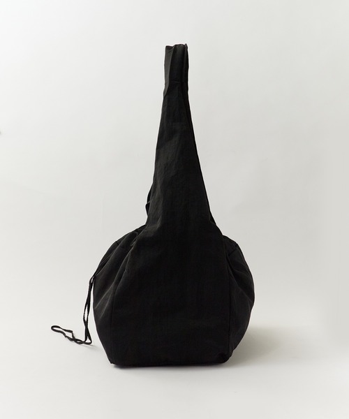 ROOPTOKYO（ループトウキョウ）の「【大容量】パフィーショルダーバッグ（ショルダーバッグ・レディース・ホワイト/ブラック・FREE）」の21枚目の写真