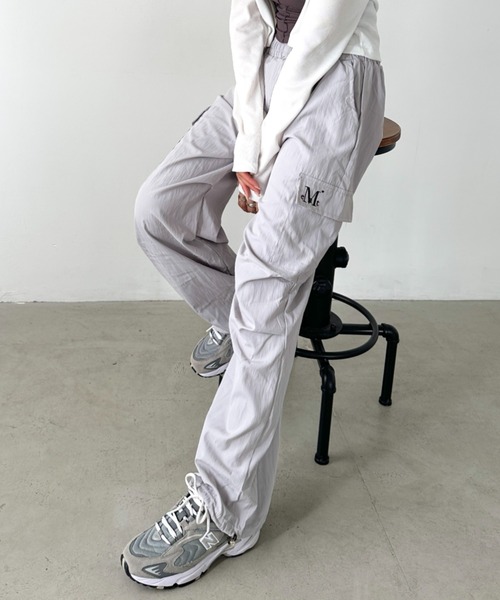 【MUCENT】TENDER PARACHUTE OUT POCKET PANTS★韓国人気★ TENDER PARACHUTE OUT POCKET PANTS (2Color) | ファッション