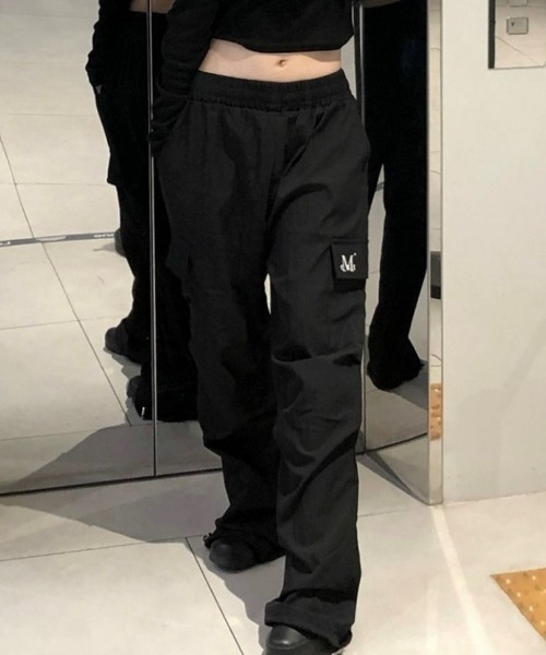 MUCENT(ムセント)の「【日本未発売/WEB限定】MUCENT(ムセント)/ワイド ルーズ イージー カーゴパンツ/GROSS NYLON PARACHUTE CARGO PANTS(カーゴパンツ・レディース・ブラック/カーキ/グレー/チャコールグレー/ベージュ・FREE)」の9枚目の写真