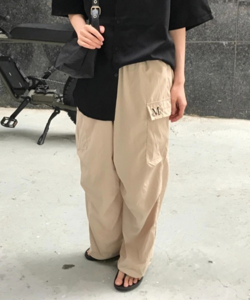 MUCENT(ムセント)の「【日本未発売/WEB限定】MUCENT(ムセント)/ワイド ルーズ イージー カーゴパンツ/GROSS NYLON PARACHUTE CARGO PANTS(カーゴパンツ・レディース・ブラック/カーキ/グレー/チャコールグレー/ベージュ・FREE)」の11枚目の写真