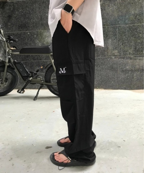 MUCENT(ムセント)の「【日本未発売/WEB限定】MUCENT(ムセント)/ワイド ルーズ イージー カーゴパンツ/GROSS NYLON PARACHUTE CARGO PANTS(カーゴパンツ・レディース・ブラック/カーキ/グレー/チャコールグレー/ベージュ・FREE)」の7枚目の写真