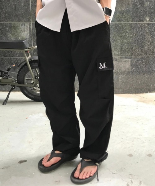 MUCENT(ムセント)の「【日本未発売/WEB限定】MUCENT(ムセント)/ワイド ルーズ イージー カーゴパンツ/GROSS NYLON PARACHUTE CARGO PANTS(カーゴパンツ・レディース・ブラック/カーキ/グレー/チャコールグレー/ベージュ・FREE)」の6枚目の写真