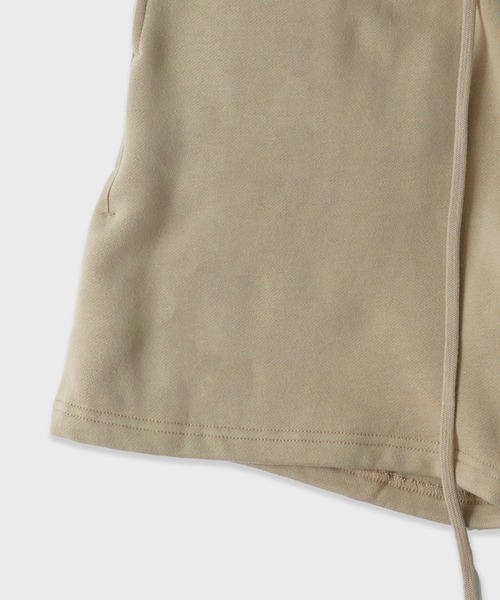FOG ESSENTIALS（エフオージーエッセンシャルズ）の「FOG ESSENTIALS/エッセンシャルズ RUBBER TAG SWEAT SHORTS スウェットショートパンツ モード ストリート（スウェットパンツ・メンズ・ダークベージュ/クリーム/ヘザーグレー/ホワイト/タン・S/M/L/XL）」の6枚目の写真