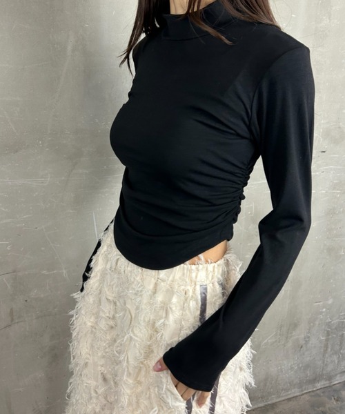 ｔｏｌｅｎｅ（トレネ）の「バックデザイン ハイネック サイドシャーリング ロングスリーブトップス（Tシャツ/カットソー・レディース・ブラック/ホワイト・FREE）」の7枚目の写真