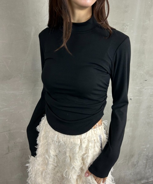 ｔｏｌｅｎｅ（トレネ）の「バックデザイン ハイネック サイドシャーリング ロングスリーブトップス（Tシャツ/カットソー・レディース・ブラック/ホワイト・FREE）」の8枚目の写真