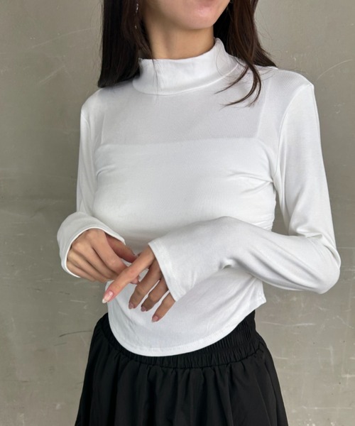ｔｏｌｅｎｅ（トレネ）の「バックデザイン ハイネック サイドシャーリング ロングスリーブトップス（Tシャツ/カットソー・レディース・ブラック/ホワイト・FREE）」の11枚目の写真