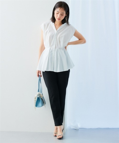 7days Life Styling（セブンデイズライフスタイリング）の「お手入れしやすいスキッパータックペプラムブラウス（接触冷感・イージーケア・UVカット・ウォッシャブル）＜大きいサイズ有＞（シャツ/ブラウス・レディース・ネイビー/ストライプ/オフホワイト・S/M/L/3L/LL）」の5枚目の写真