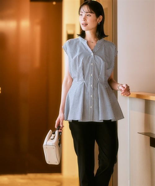 7days Life Styling（セブンデイズライフスタイリング）の「お手入れしやすいスキッパータックペプラムブラウス（接触冷感・イージーケア・UVカット・ウォッシャブル）＜大きいサイズ有＞（シャツ/ブラウス・レディース・ネイビー/ストライプ/オフホワイト・S/M/L/3L/LL）」の12枚目の写真