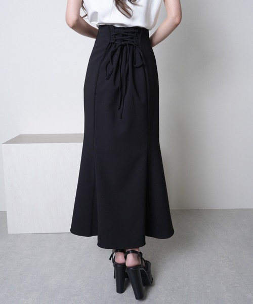 LIPSERVICE（リップサービス）の「バックスピンドルストレッチマーメイドスカート（スカート・レディース・アイボリー/ブラック・S/M/XS）」の2枚目の写真