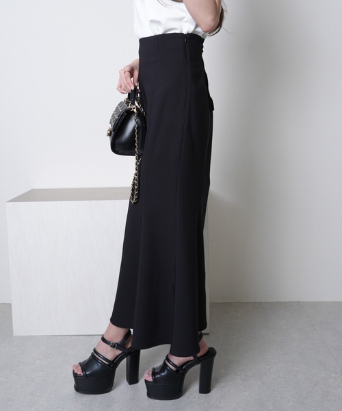 LIPSERVICE（リップサービス）の「バックスピンドルストレッチマーメイドスカート（スカート・レディース・アイボリー/ブラック・S/M/XS）」の15枚目の写真