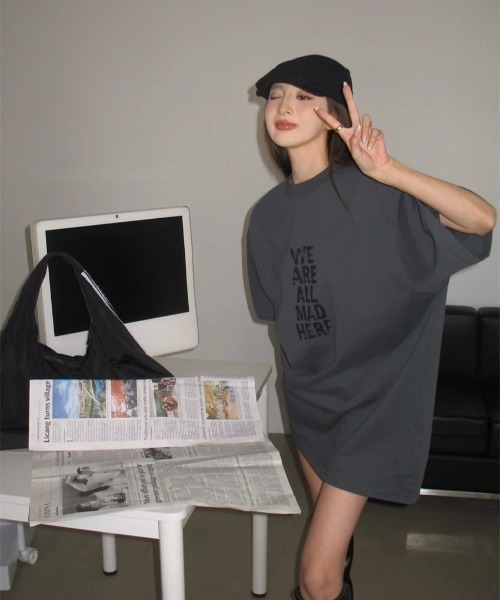 DEVICE(デバイス)の「シンプル ロゴ プリント 古着風 Tシャツ 韓国ファッション 韓国ストリート ストリートファッション Y2K(Tシャツ/カットソー・レディース・ダークグレー/ホワイト/ブラック・FREE)」の15枚目の写真