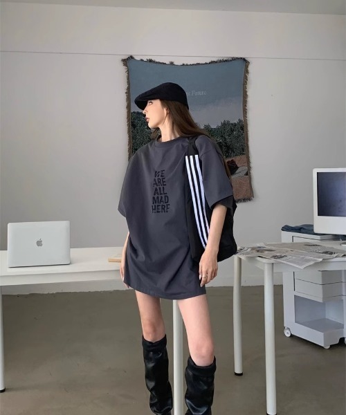 DEVICE(デバイス)の「シンプル ロゴ プリント 古着風 Tシャツ 韓国ファッション 韓国ストリート ストリートファッション Y2K(Tシャツ/カットソー・レディース・ダークグレー/ホワイト/ブラック・FREE)」の16枚目の写真