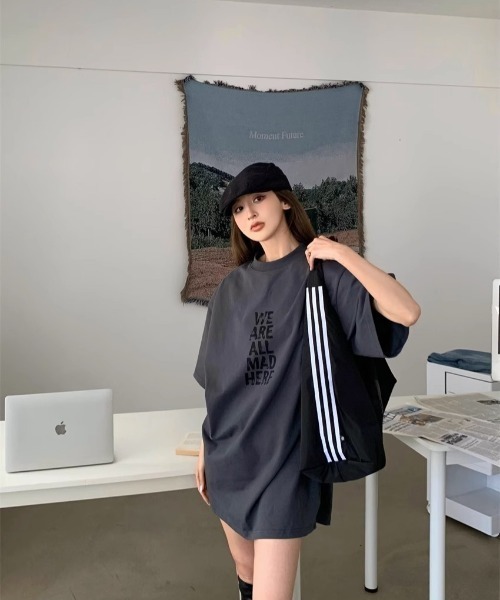 DEVICE(デバイス)の「シンプル ロゴ プリント 古着風 Tシャツ 韓国ファッション 韓国ストリート ストリートファッション Y2K(Tシャツ/カットソー・レディース・ダークグレー/ホワイト/ブラック・FREE)」の8枚目の写真