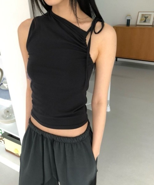 almo(アルモ)の「【LAMPOON】シャーリングノースリーブトップス(その他トップス・レディース・ブラック/ホワイト・MEDIUM/LARGE/SMALL)」の1枚目の写真