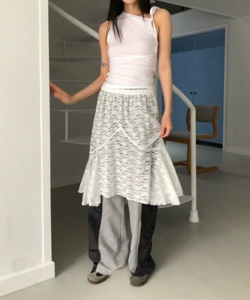 almo(アルモ)の「【LAMPOON】シャーリングノースリーブトップス(その他トップス・レディース・ブラック/ホワイト・MEDIUM/LARGE/SMALL)」の11枚目の写真
