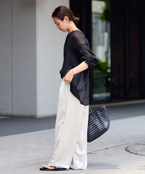 FRAMeWORK(フレームワーク)の「ヴィンテージライクサテンイージーパンツ(その他パンツ・レディース・ブラック/ベージュ/ボルドー・36/38)」の22枚目の写真