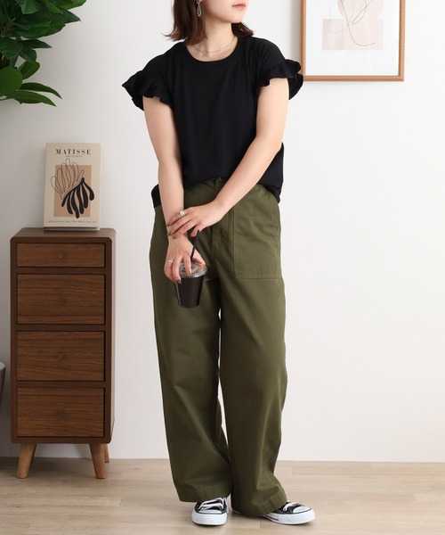 atONE(アットワン)の「袖フレアノースリーブシャツ(Tシャツ/カットソー・レディース・ミント/オフホワイト/チャコールグレー/ブラック/グレイッシュベージュ・LL~3L/4L~5L/M-L)」の13枚目の写真