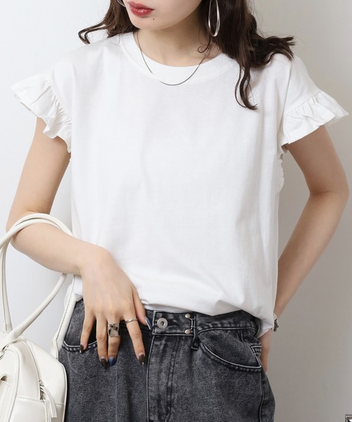 atONE(アットワン)の「袖フレアノースリーブシャツ(Tシャツ/カットソー・レディース・ミント/オフホワイト/チャコールグレー/ブラック/グレイッシュベージュ・LL~3L/4L~5L/M-L)」の7枚目の写真