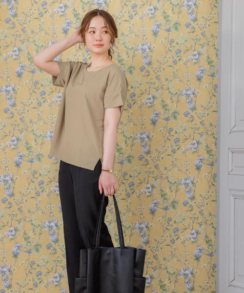 ITS'DEMO（イッツデモ）の「【接触冷感／吸水速乾／洗濯機OK】サカリバ袖タックプルオーバー（Tシャツ/カットソー・レディース・ブルーグリーン/ライトイエロー系/ピンク/レッド系1/オフホワイト/サックスブルー/オリーブ/ブラック/ナチュラル/ブルー・00）」の15枚目の写真