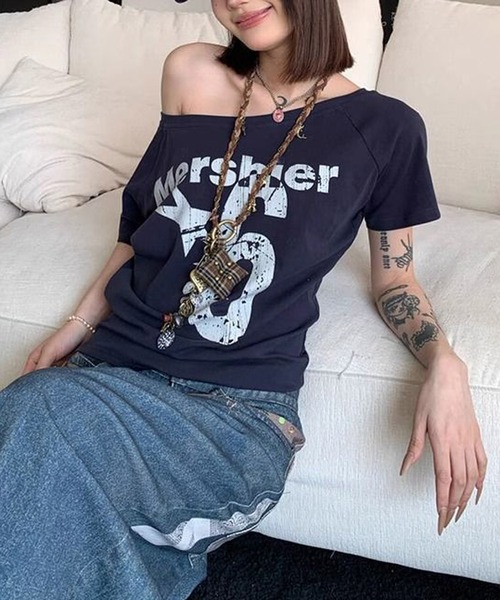 MEMECLE(メメクル)の「【 MEMECLE / メメクル 】レトロロゴ ナンバーシックスプリントオフショルカットソー(Tシャツ/カットソー・レディース・ネイビー/イエロー/ホワイト/グレー・SMALL/MEDIUM)」の18枚目の写真