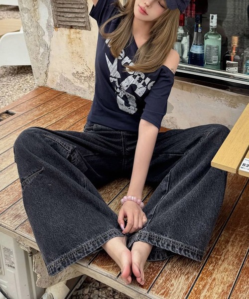 MEMECLE(メメクル)の「【 MEMECLE / メメクル 】レトロロゴ ナンバーシックスプリントオフショルカットソー(Tシャツ/カットソー・レディース・ネイビー/イエロー/ホワイト/グレー・SMALL/MEDIUM)」の20枚目の写真