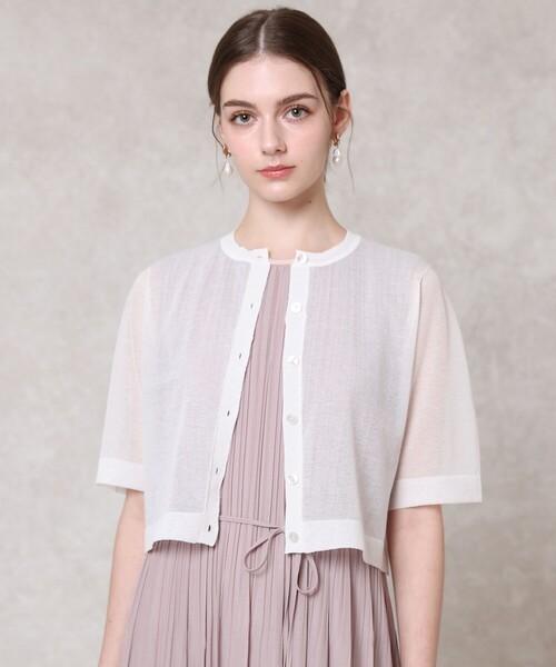 ANAYI(アナイ)の「ハーフスリーブシアークルー カーディガン(カーディガン/ボレロ・レディース・レッド/ホワイト/チャコールグレー/ブラック・38/36)」の5枚目の写真