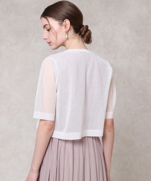 ANAYI(アナイ)の「ハーフスリーブシアークルー カーディガン(カーディガン/ボレロ・レディース・レッド/ホワイト/チャコールグレー/ブラック・38/36)」の6枚目の写真